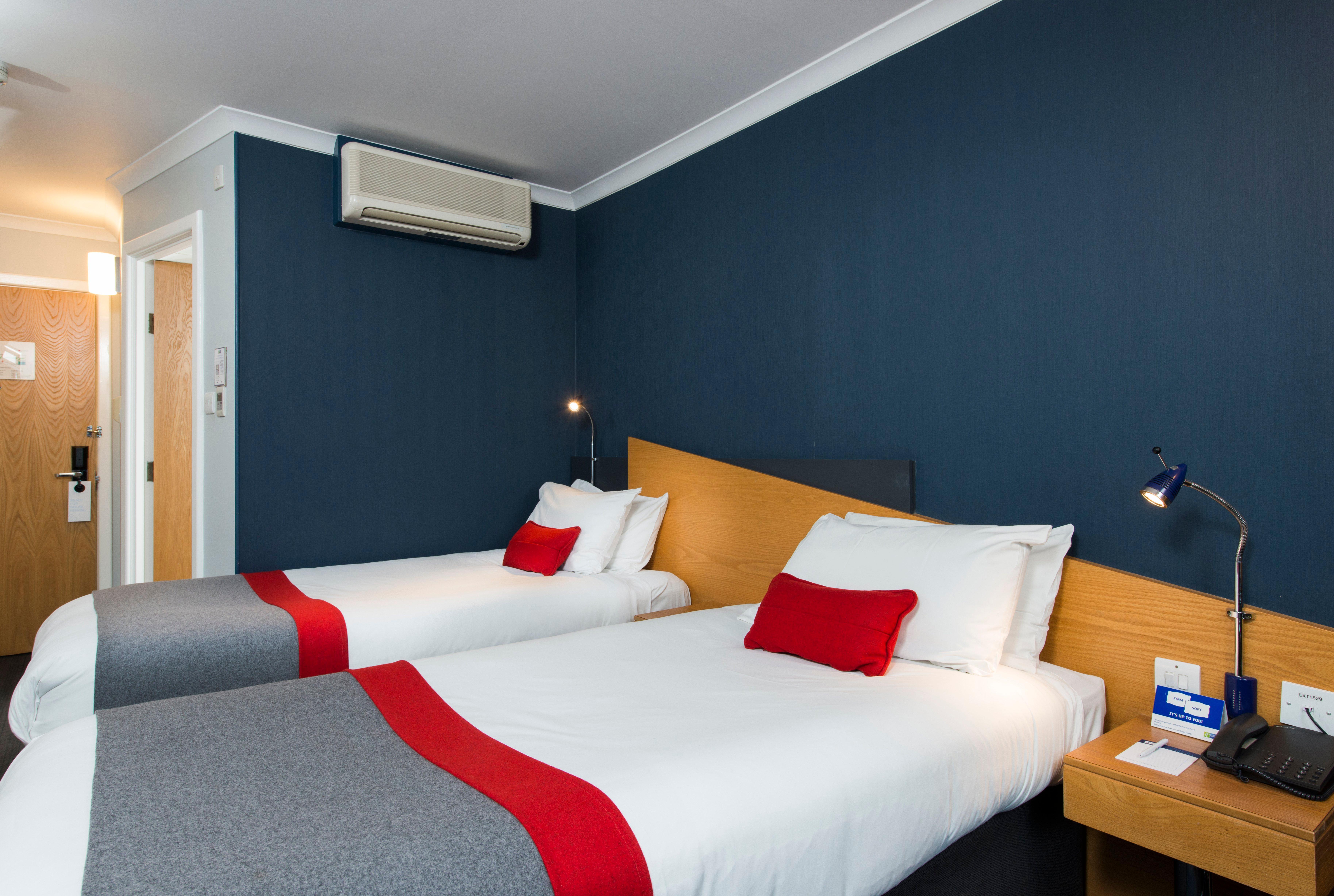 Holiday Inn Express Derby Pride Park By Ihg Exterior foto