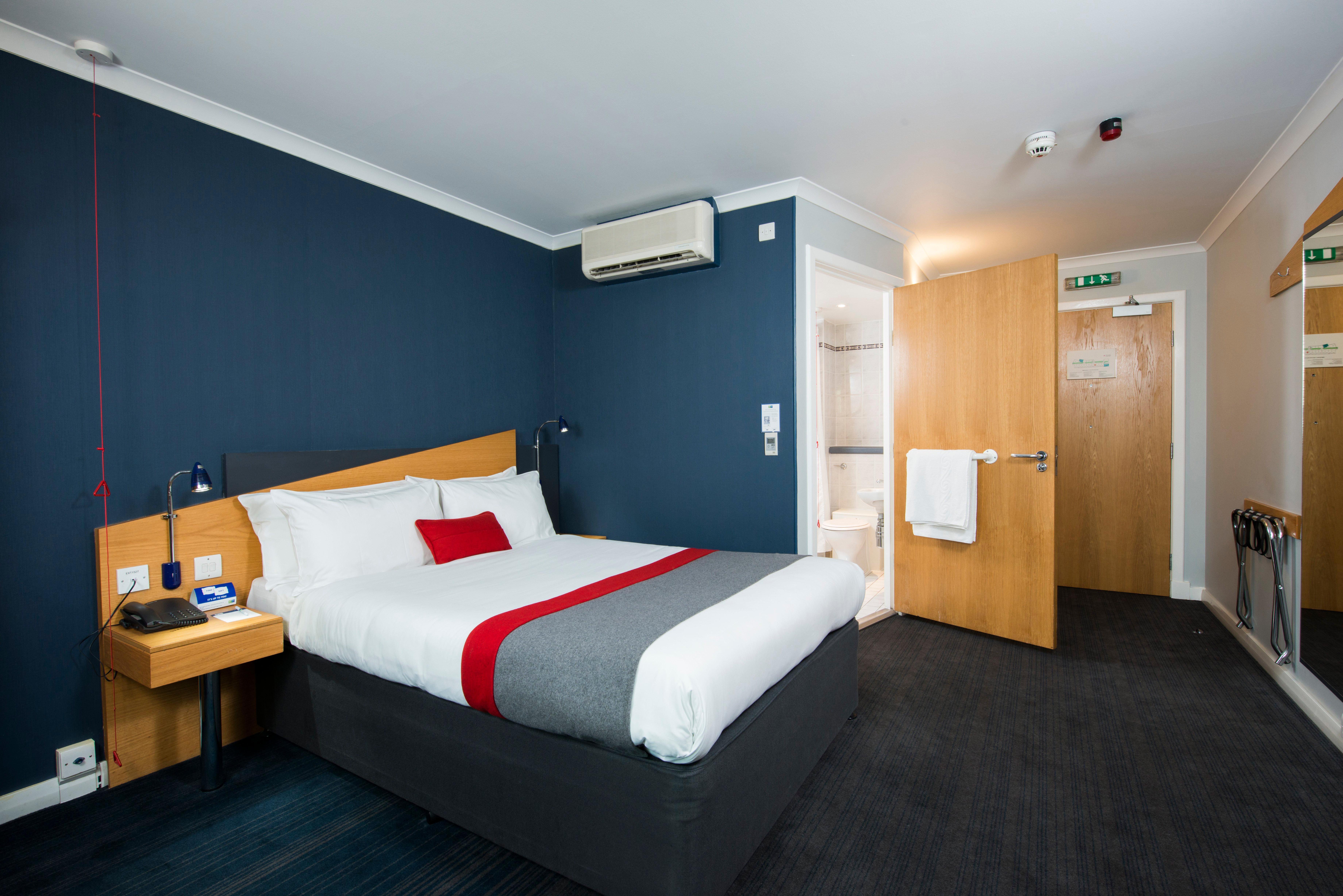 Holiday Inn Express Derby Pride Park By Ihg Exterior foto