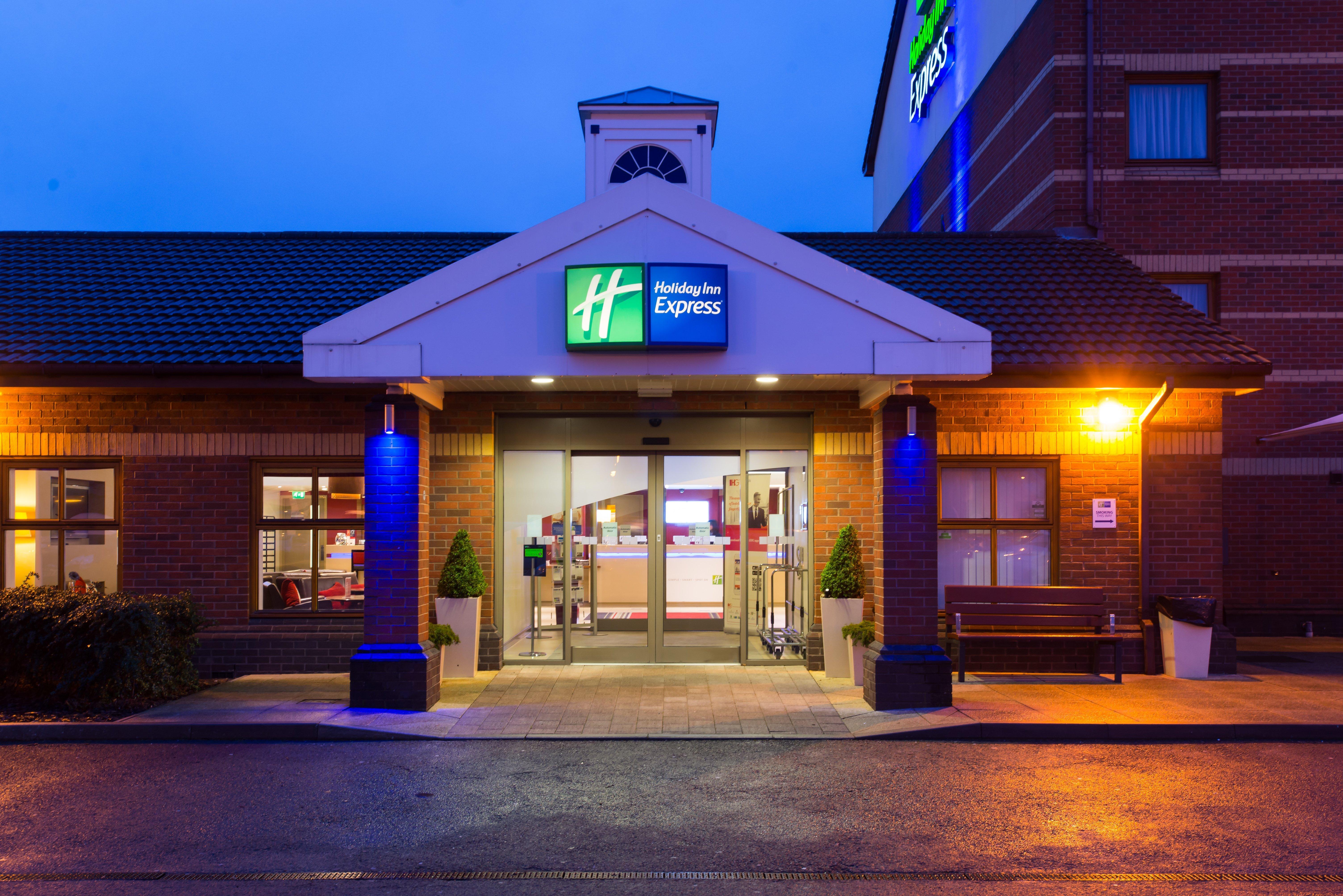 Holiday Inn Express Derby Pride Park By Ihg Exterior foto