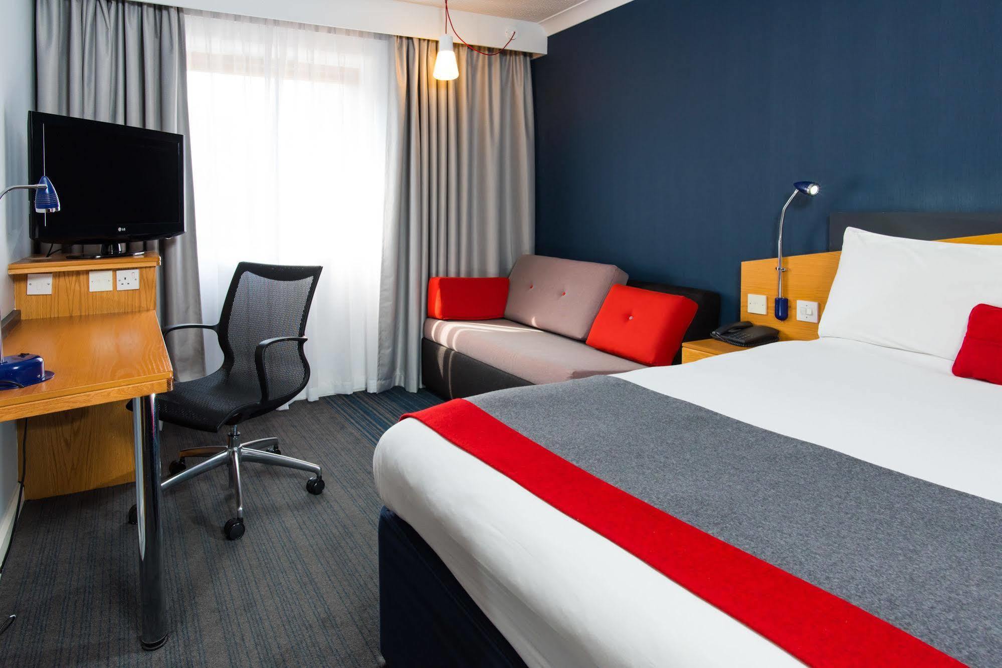 Holiday Inn Express Derby Pride Park By Ihg Exterior foto