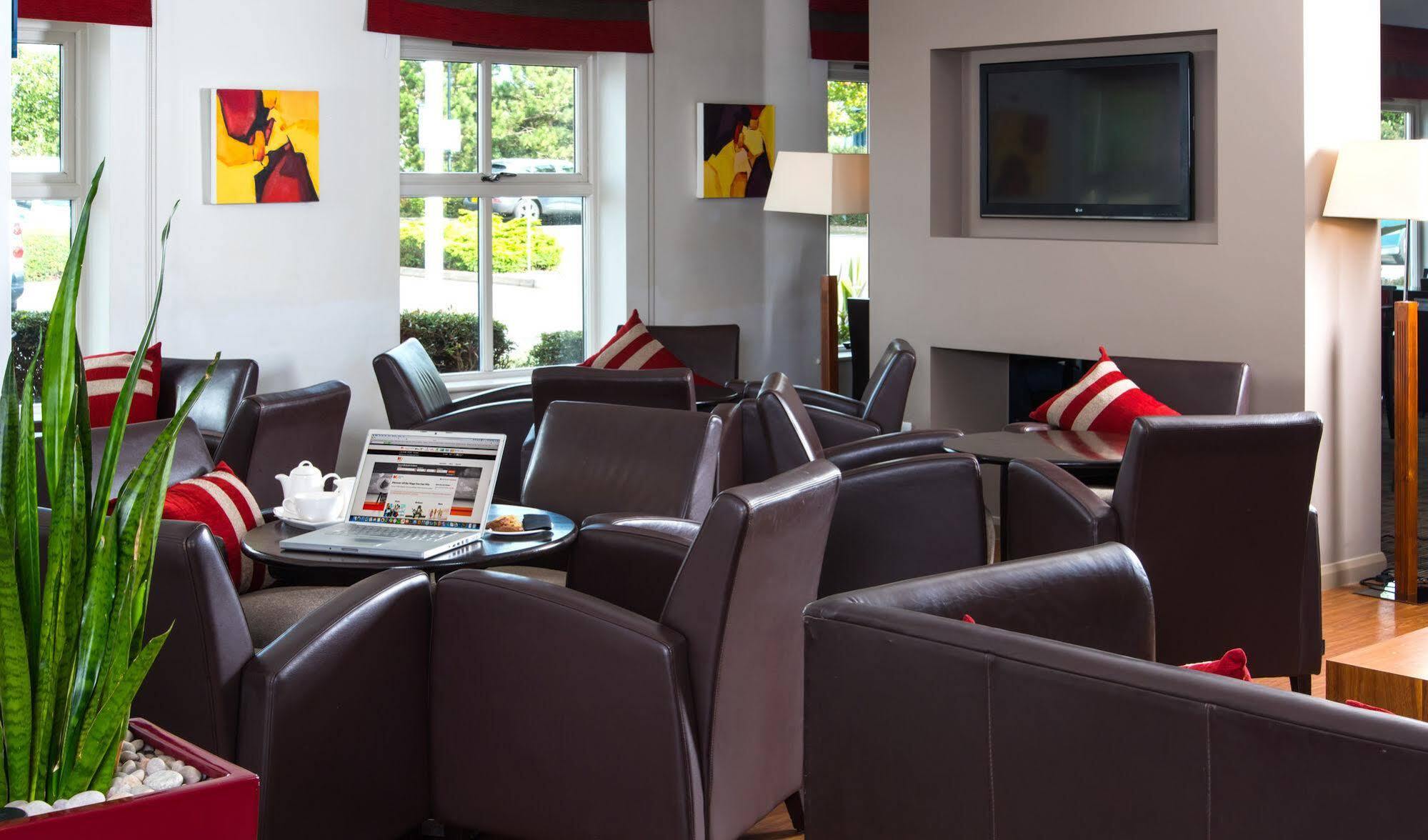 Holiday Inn Express Derby Pride Park By Ihg Exterior foto